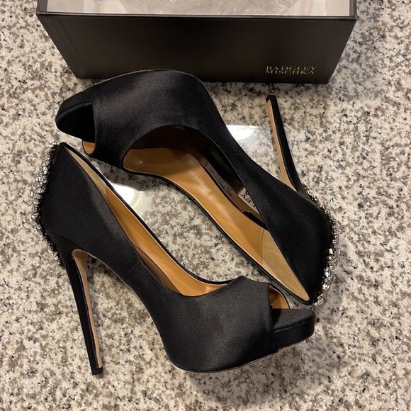 Badgley Mischka embellished satin heels - Picture 5 of 6